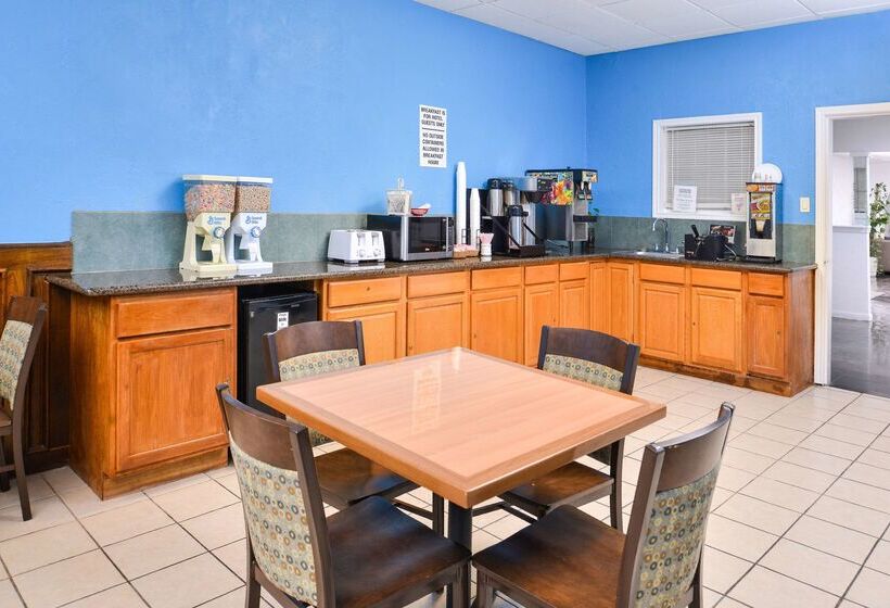 בית מלון כפרי Americas Best Value Inn Clute