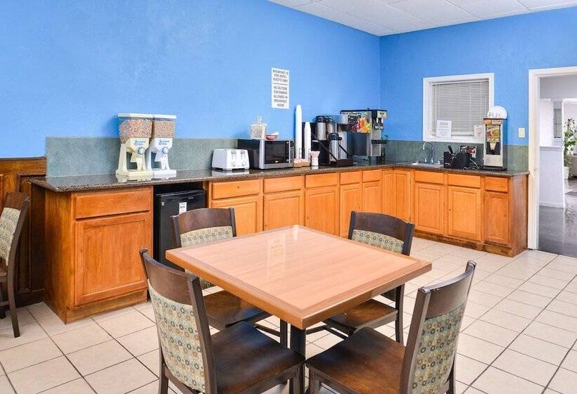 בית מלון כפרי Americas Best Value Inn Clute