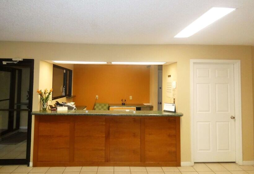 فندق Americas Best Value Inn Montezuma