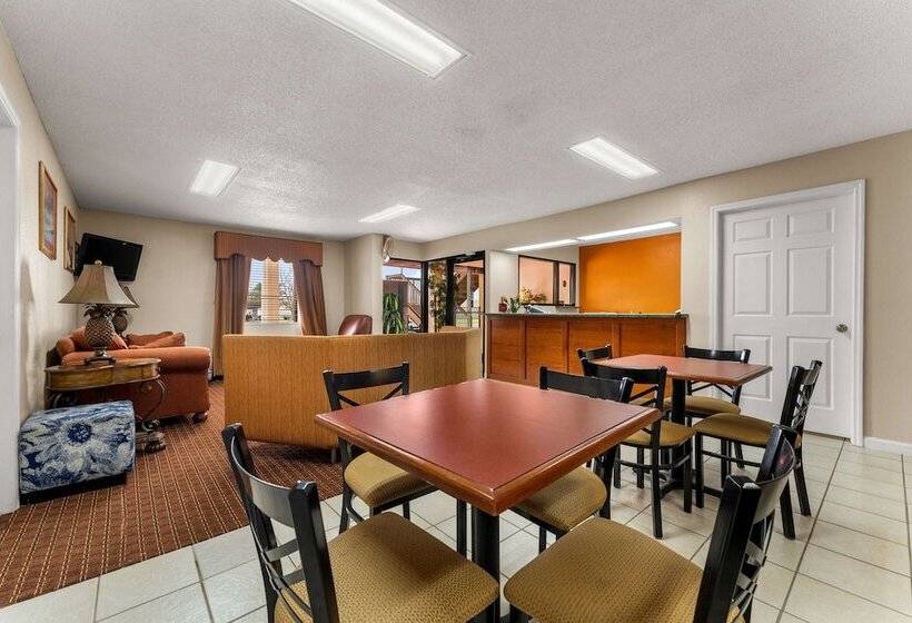 فندق Americas Best Value Inn Montezuma