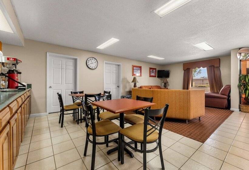 فندق Americas Best Value Inn Montezuma