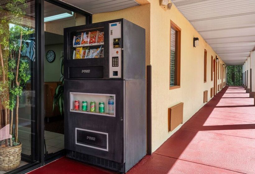 فندق Americas Best Value Inn Montezuma