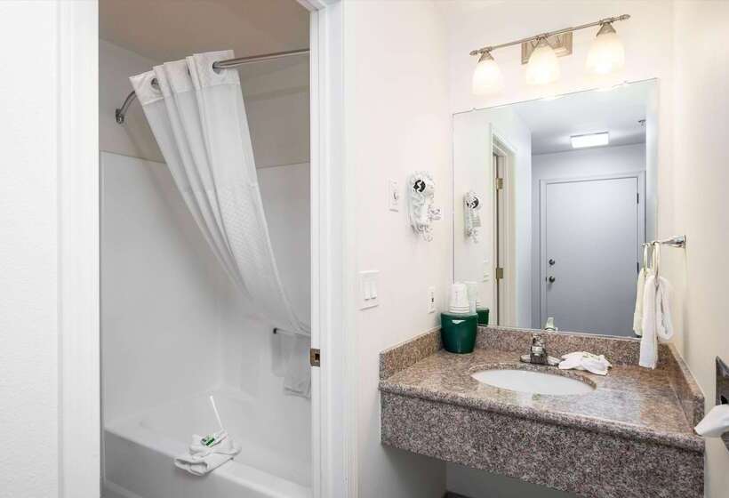 فندق Baymont Inn & Suites By Wyndham