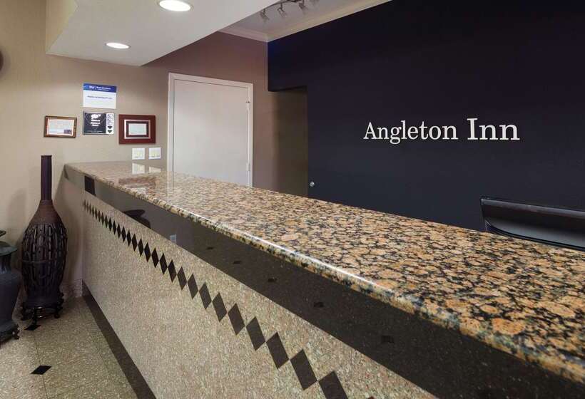 בית מלון כפרי Best Western Angleton Inn