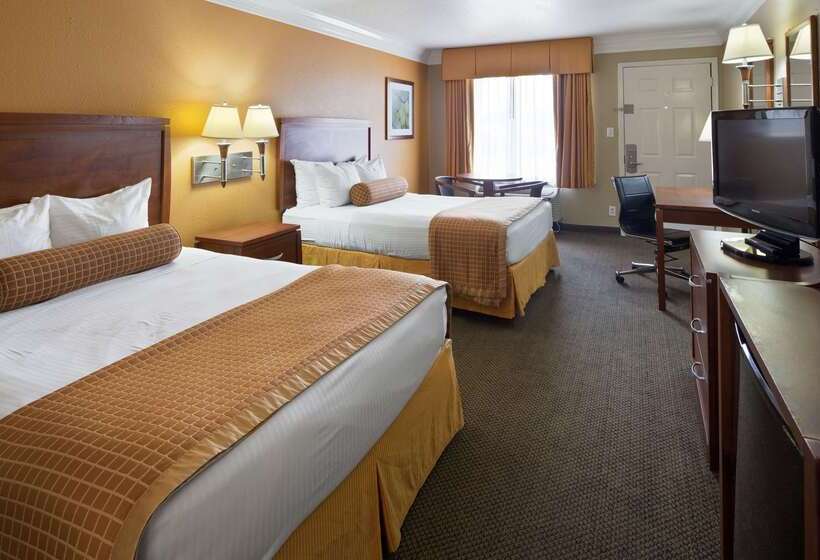 בית מלון כפרי Best Western Angleton Inn