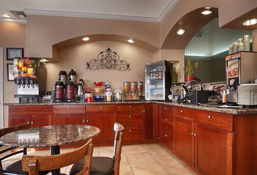 בית מלון כפרי Best Western Angleton Inn