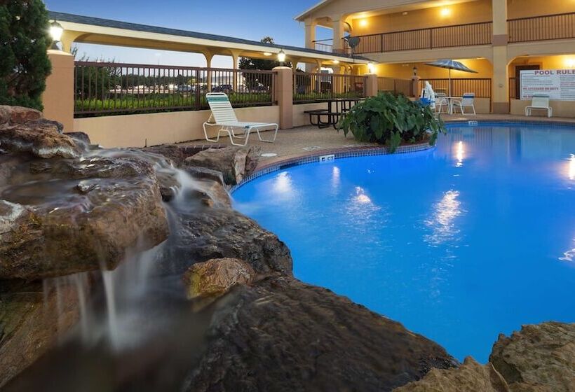 בית מלון כפרי Best Western Angleton Inn