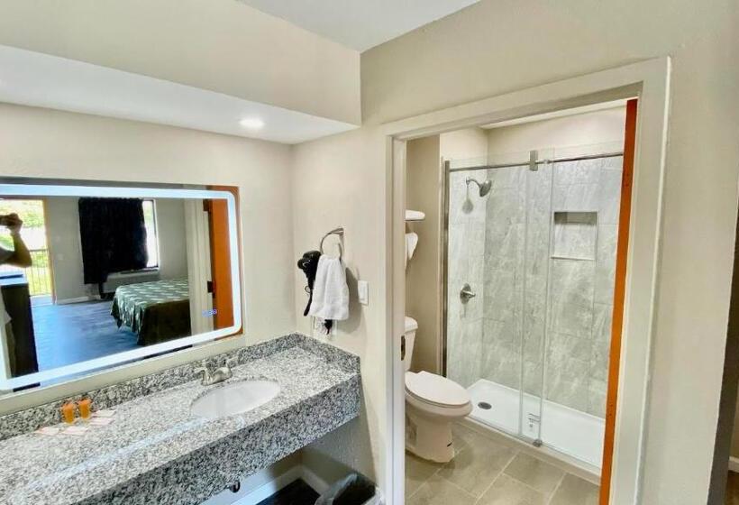 호텔 Brentwood Inn & Suites