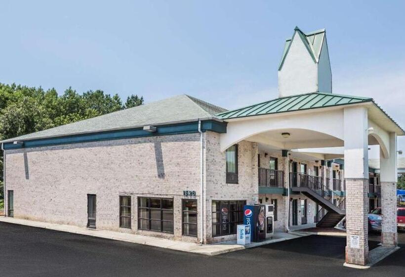 호텔 Brentwood Inn & Suites