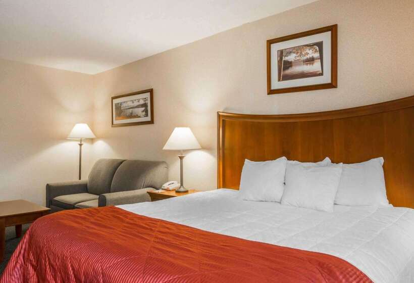 فندق Clarion Inn & Suites At The Outlets Of Lake George