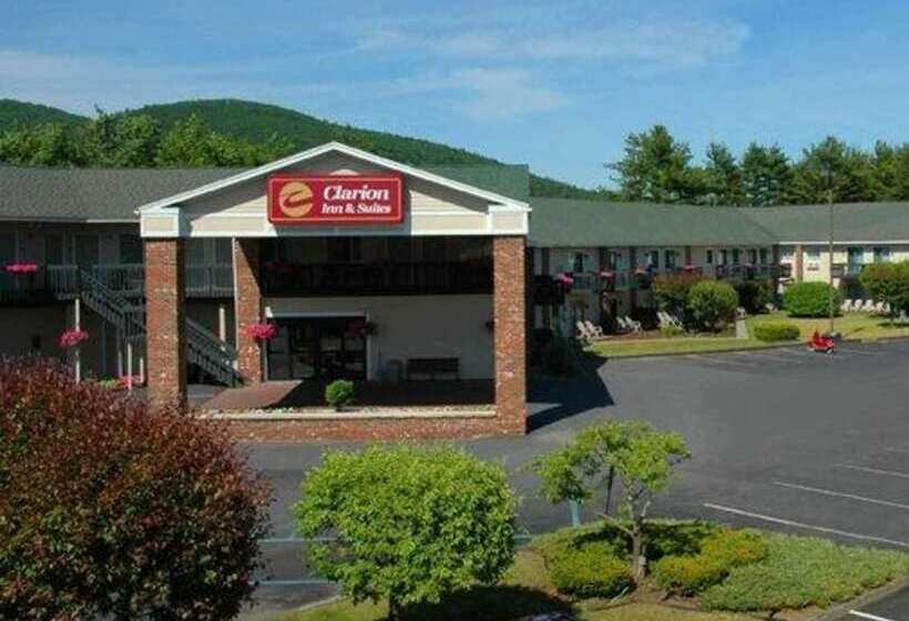 فندق Clarion Inn & Suites At The Outlets Of Lake George