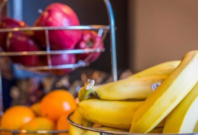 فندق Clarion Inn & Suites At The Outlets Of Lake George