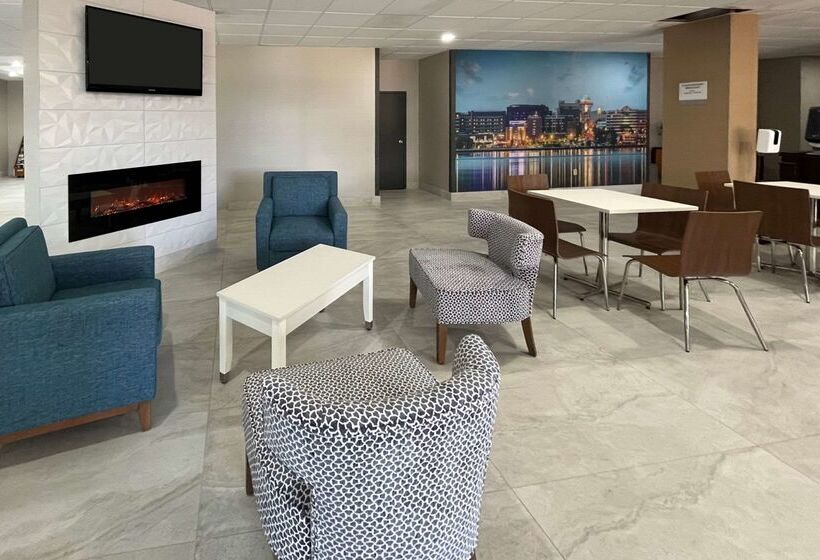 فندق Clarion Pointe Near Erie Casino