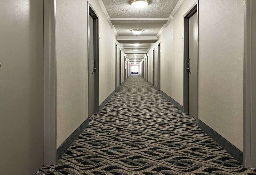 فندق Clarion Pointe Near Erie Casino