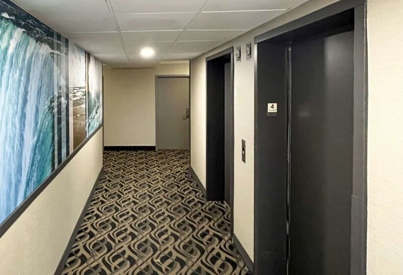 فندق Clarion Pointe Near Erie Casino