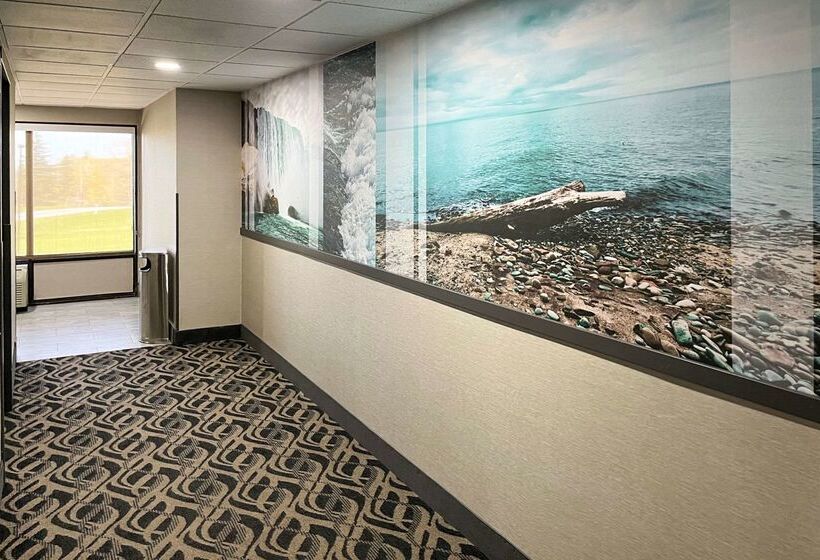 فندق Clarion Pointe Near Erie Casino