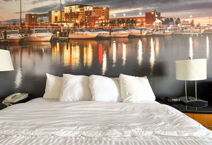 فندق Clarion Pointe Near Erie Casino