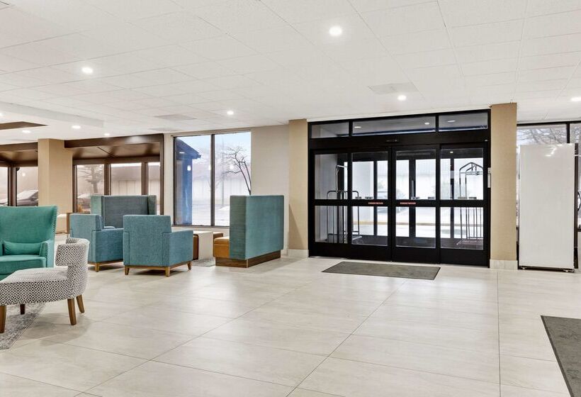 فندق Clarion Pointe Near Erie Casino