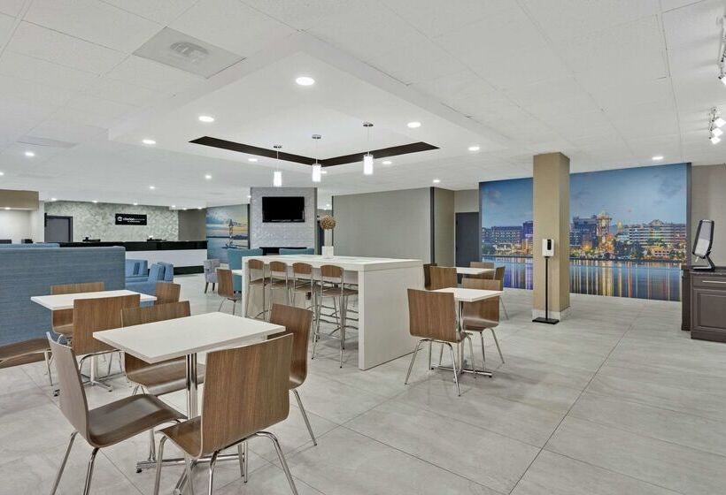 فندق Clarion Pointe Near Erie Casino