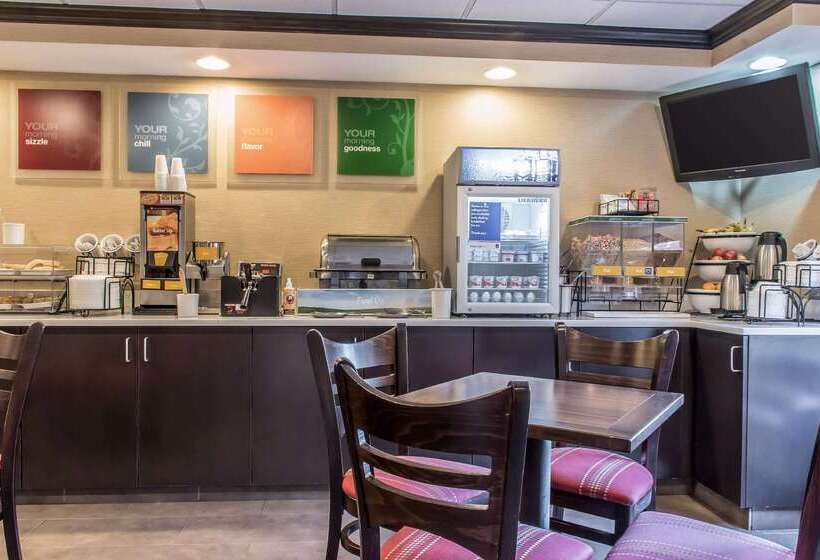 هتل Spark By Hilton Clarks Summit