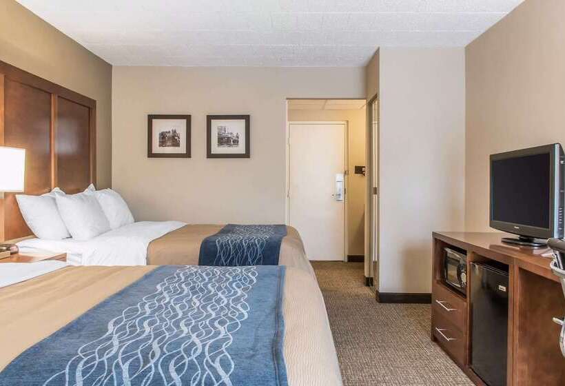 هتل Spark By Hilton Clarks Summit