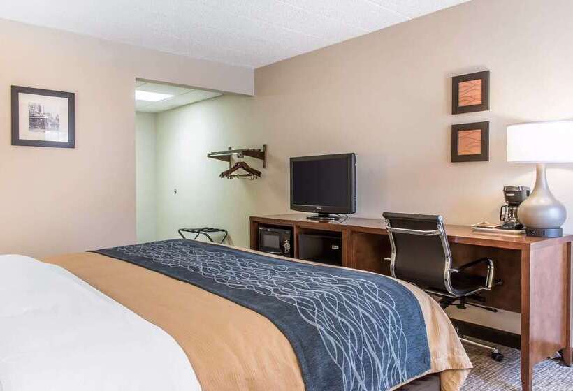 هتل Spark By Hilton Clarks Summit