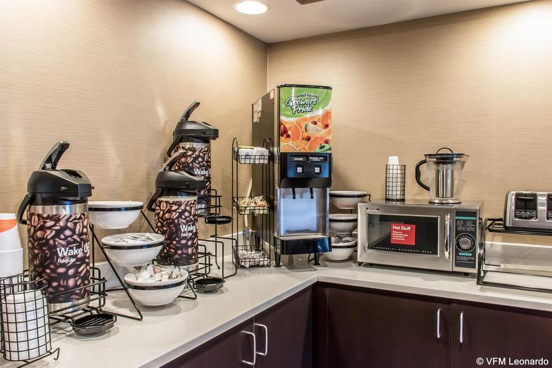 هتل Spark By Hilton Clarks Summit