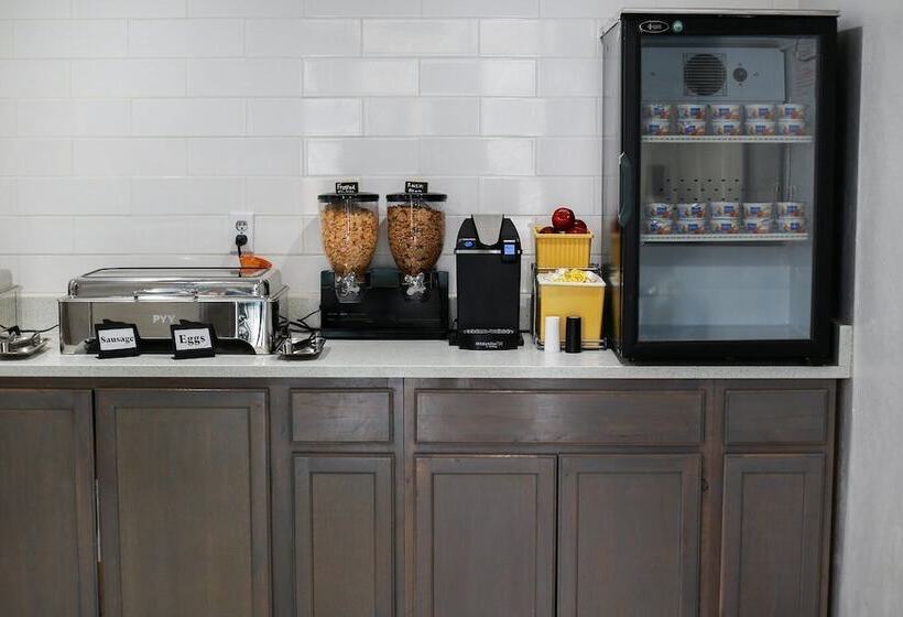 בית מלון כפרי Days Inn By Wyndham Amarillo  Medical Center