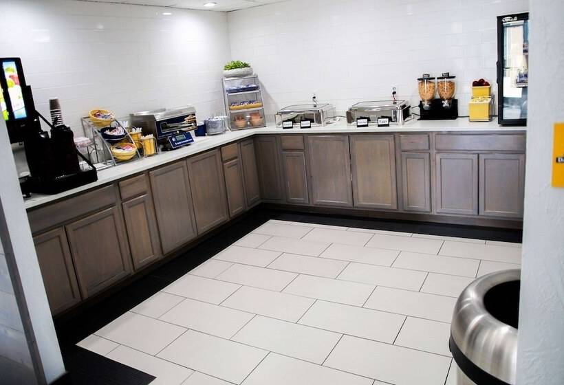 בית מלון כפרי Days Inn By Wyndham Amarillo  Medical Center