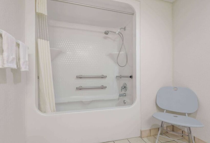 هتل Days Inn By Wyndham Amarillo  Medical Center