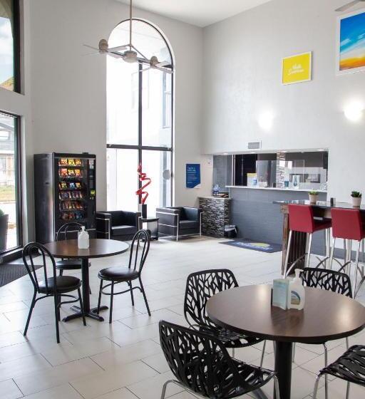 בית מלון כפרי Days Inn By Wyndham Amarillo  Medical Center