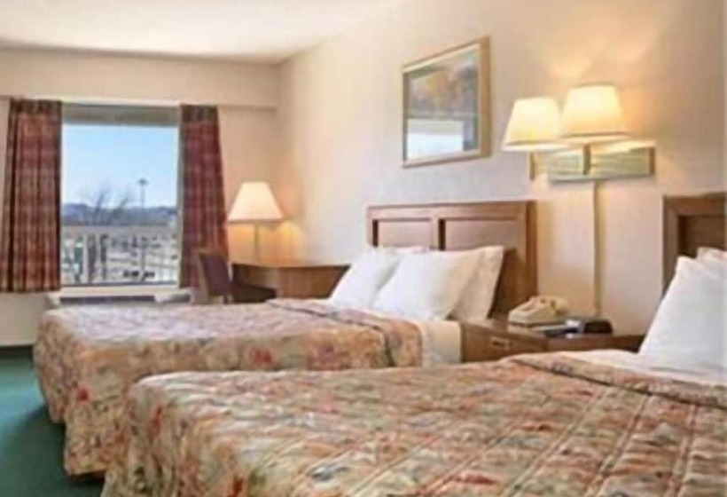 هتل Days Inn By Wyndham Apple Valley Pigeon Forge/sevierville