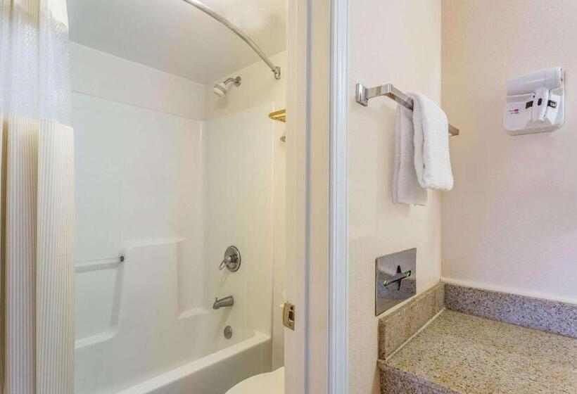 בית מלון כפרי Days Inn By Wyndham Ashland