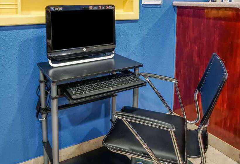 호텔 Days Inn By Wyndham Bastrop