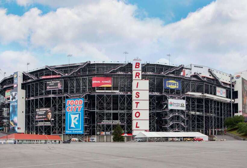 فندق Days Inn By Wyndham Bristol Parkway