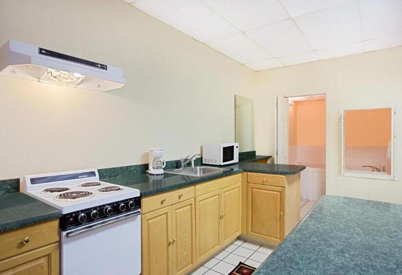 فندق Days Inn By Wyndham Bristol Parkway