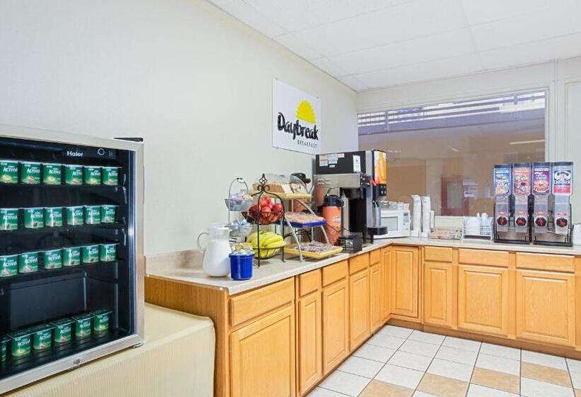 فندق Days Inn By Wyndham Bristol Parkway