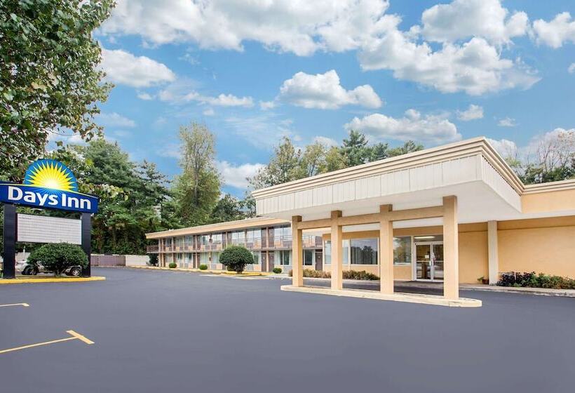 فندق Days Inn By Wyndham Bristol Parkway