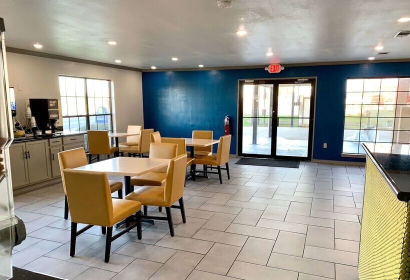 호텔 Days Inn & Suites By Wyndham   Canton First Monday Trade Days