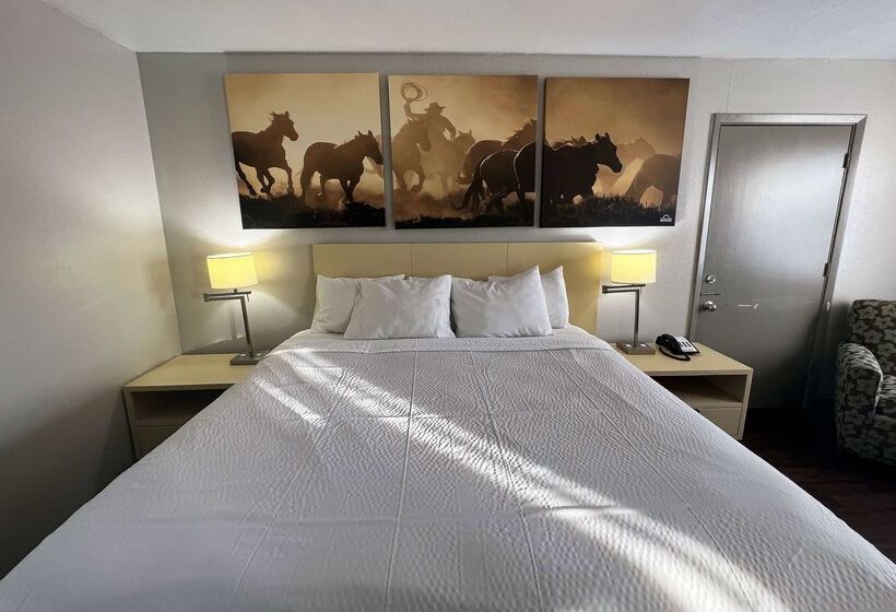 호텔 Days Inn & Suites By Wyndham   Canton First Monday Trade Days