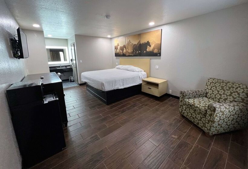 호텔 Days Inn & Suites By Wyndham   Canton First Monday Trade Days