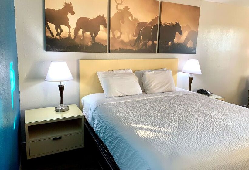 호텔 Days Inn & Suites By Wyndham   Canton First Monday Trade Days