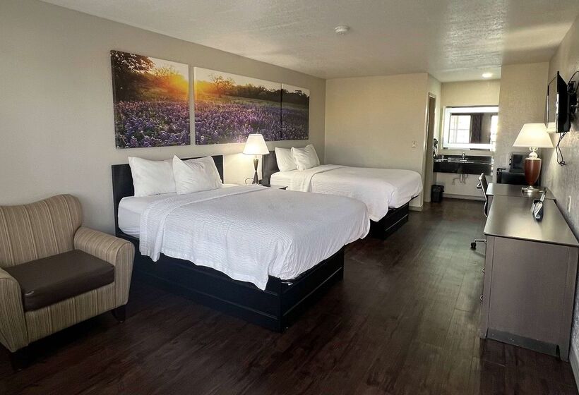 호텔 Days Inn & Suites By Wyndham   Canton First Monday Trade Days