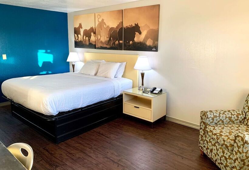 호텔 Days Inn & Suites By Wyndham   Canton First Monday Trade Days