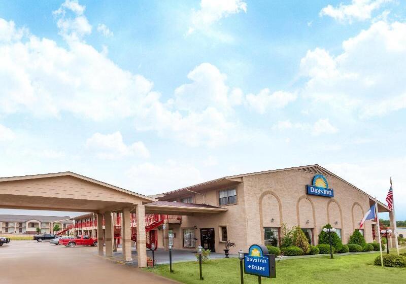 호텔 Days Inn & Suites By Wyndham   Canton First Monday Trade Days