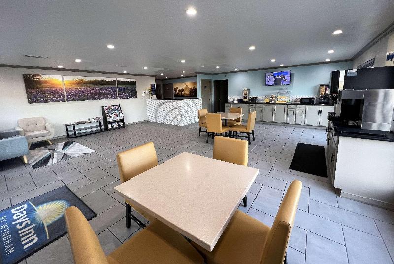 호텔 Days Inn & Suites By Wyndham   Canton First Monday Trade Days