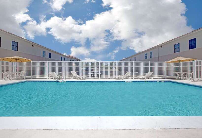 Отель Days Inn By Wyndham Casper