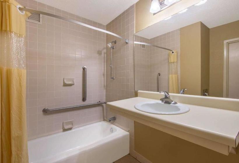 فندق Days Inn By Wyndham Clanton Al