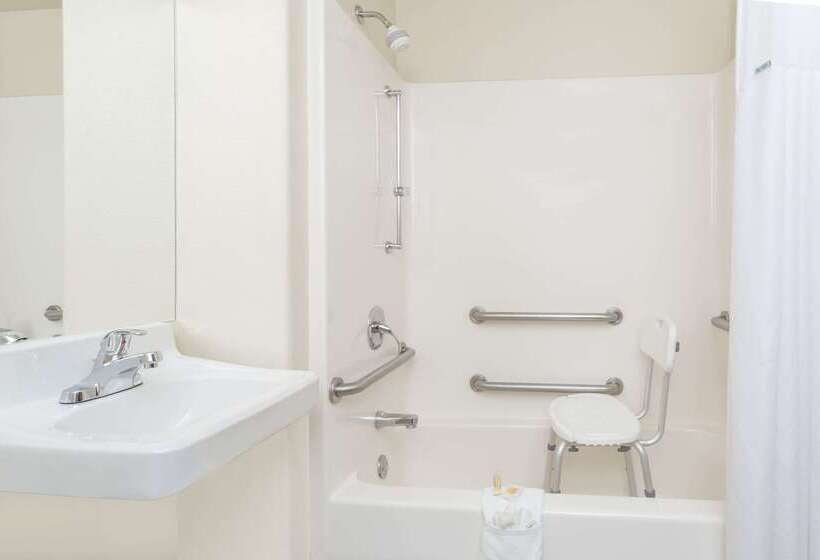 Отель Days Inn By Wyndham Colorado Springs Air Force Academy