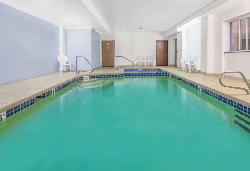 Отель Days Inn By Wyndham Colorado Springs Air Force Academy